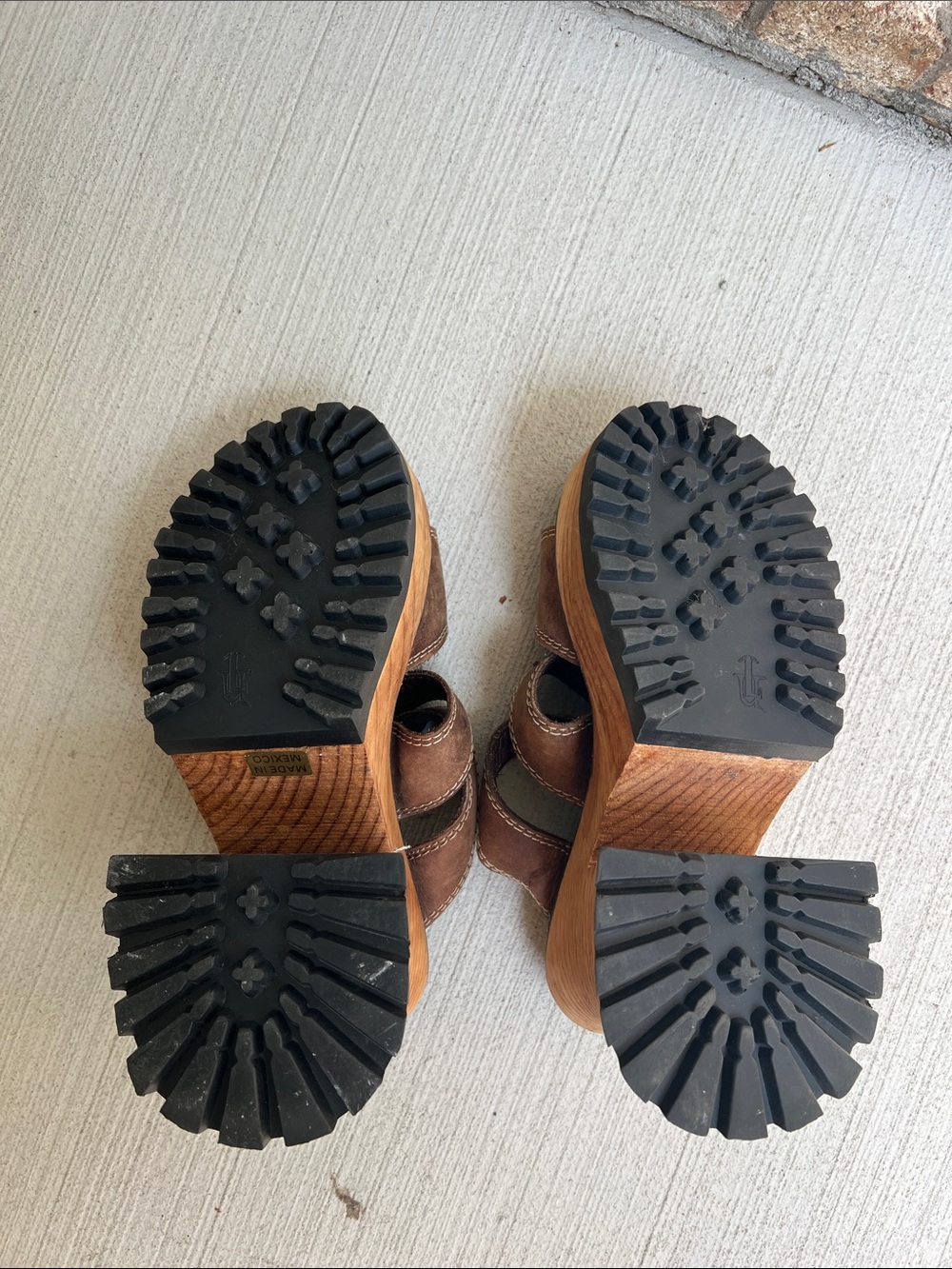 London Underground Y2K Vintage Brown Leather Strappy platform Wooden Sandals - Picture 10 of 13